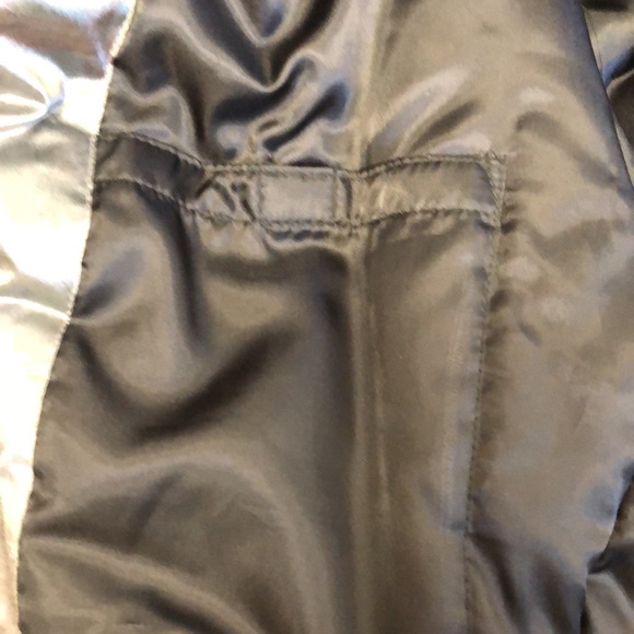 Obermeyer. Women’s Ski Jacket. . Size 10. - Picture 9 of 11